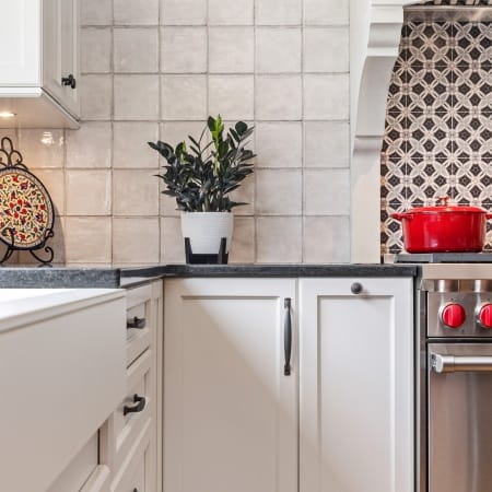 Cabinet Corner with Farmhouse Sink
