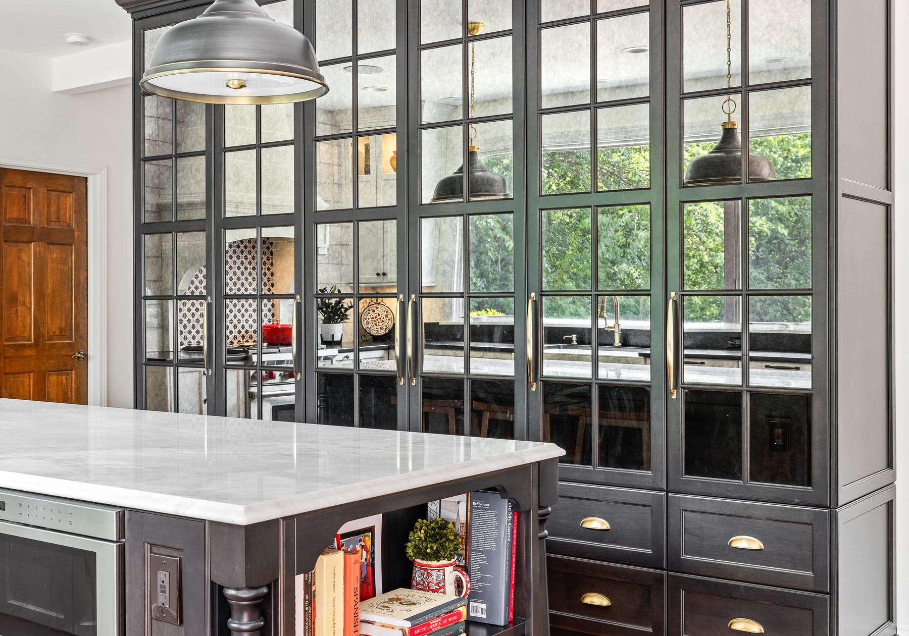 Mirrored Tradition | Kitchen Galleries | Airoom - Architects, Builders ...