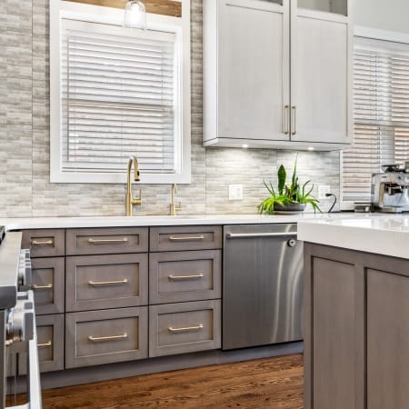 Extensive Drawer Storage