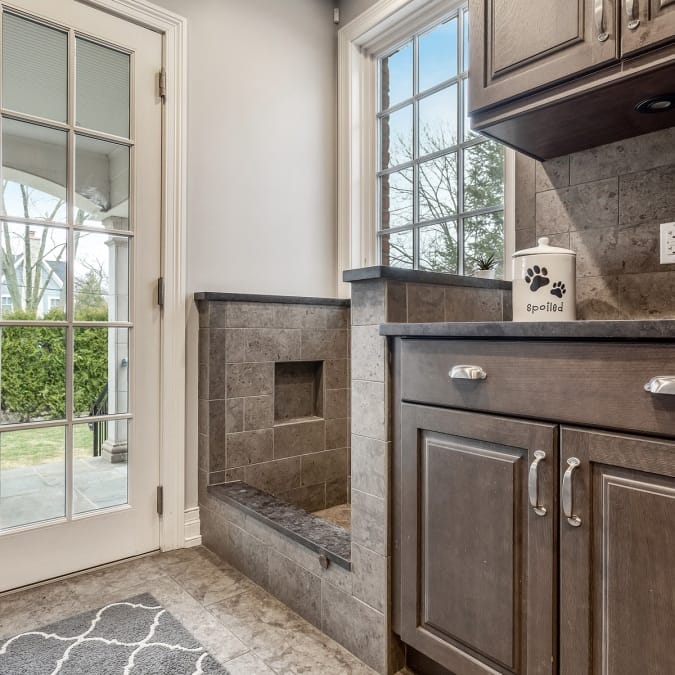 Dog Wash Basin Adjacent to Outdoor Access