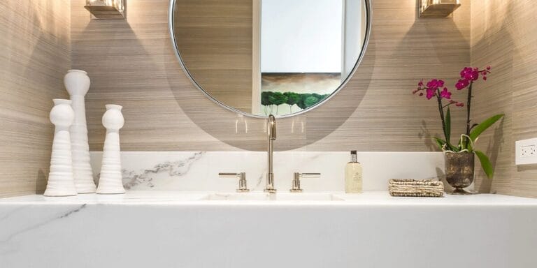 Elegant Bathroom Vanity With Modern Design